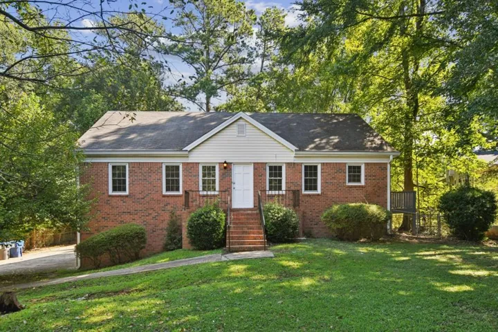 5659 Whispering Pines Road, Mableton, Georgia 30126