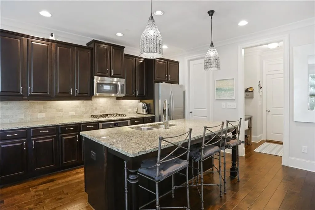7655 Highland Bluff, Atlanta, Georgia 30328, 4 Bedrooms Bedrooms, ,3 BathroomsBathrooms,Residential,Sold,7655 Highland Bluff,6842046