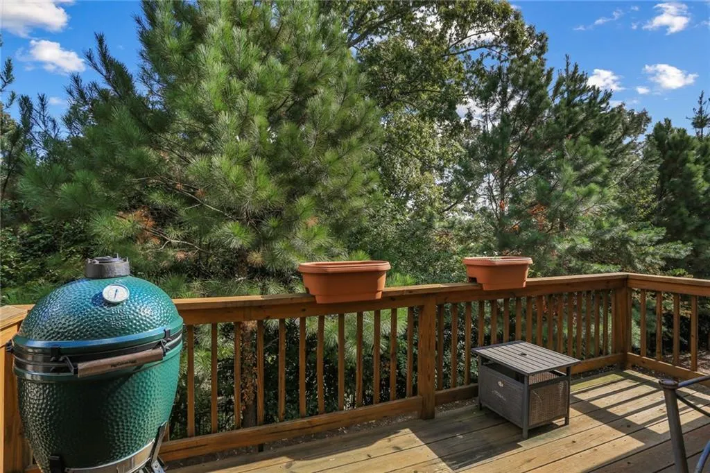 7655 Highland Bluff, Atlanta, Georgia 30328, 4 Bedrooms Bedrooms, ,3 BathroomsBathrooms,Residential,Sold,7655 Highland Bluff,6842046