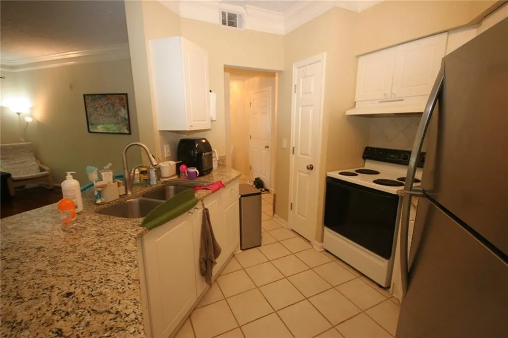 5559 Glenridge Drive Unit 2202, Atlanta, Georgia 30342, 2 Bedrooms Bedrooms, ,1 BathroomBathrooms,Residential,Sold,5559 Glenridge Drive Unit 2202,7043049