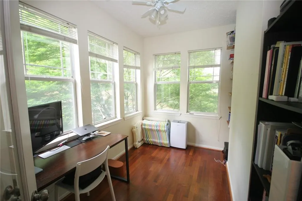 5559 Glenridge Drive Unit 2202, Atlanta, Georgia 30342, 2 Bedrooms Bedrooms, ,1 BathroomBathrooms,Residential,Sold,5559 Glenridge Drive Unit 2202,7043049