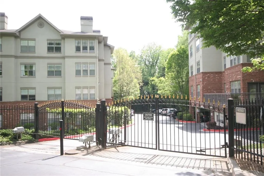 5559 Glenridge Drive Unit 2202, Atlanta, Georgia 30342, 2 Bedrooms Bedrooms, ,1 BathroomBathrooms,Residential,Sold,5559 Glenridge Drive Unit 2202,7043049