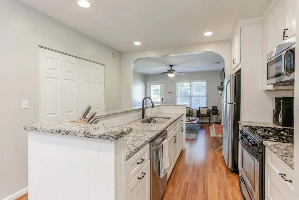 1721 Springer Street Nw, Atlanta, Georgia 30318, 3 Bedrooms Bedrooms, ,2 BathroomsBathrooms,Residential,Sold,1721 Springer Street Nw,6534210