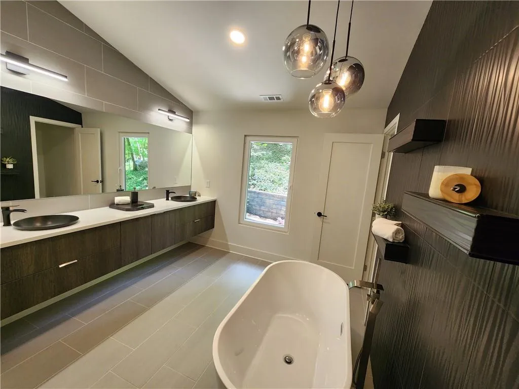 8305 Ison Road, Sandy Springs, Georgia 30350, 5 Bedrooms Bedrooms, ,4 BathroomsBathrooms,Residential,Sold,8305 Ison Road,7232236