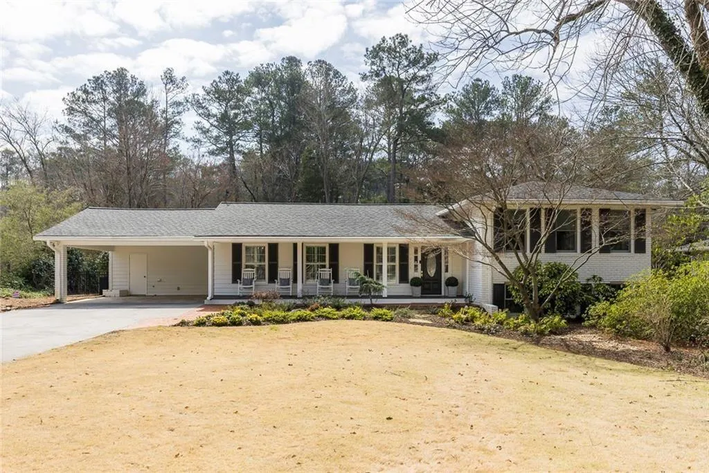 775 E Powderhorn Road Ne, Sandy Springs, Georgia 30342, 4 Bedrooms Bedrooms, ,3 BathroomsBathrooms,Residential,For Sale,775 E Powderhorn Road Ne,7732463