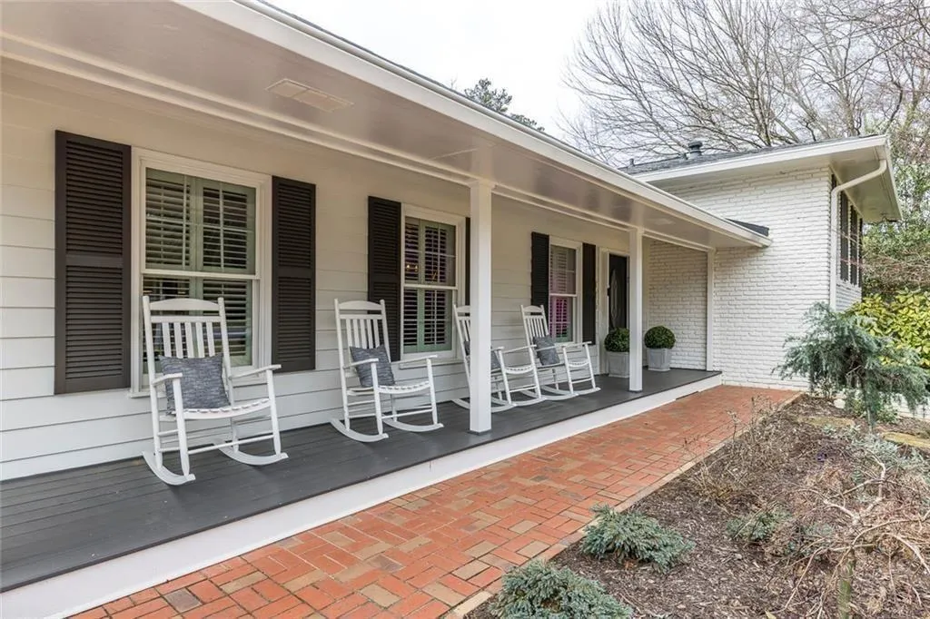 775 E Powderhorn Road Ne, Sandy Springs, Georgia 30342, 4 Bedrooms Bedrooms, ,3 BathroomsBathrooms,Residential,For Sale,775 E Powderhorn Road Ne,7732463