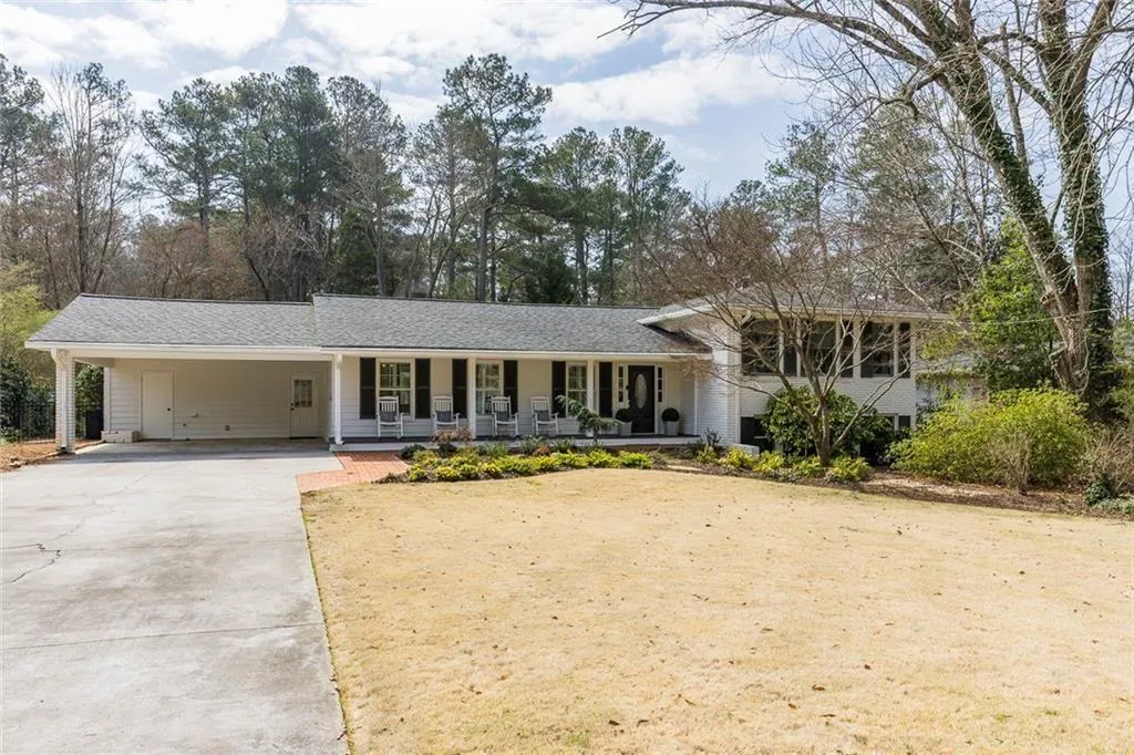 775 E Powderhorn Road Ne, Sandy Springs, Georgia 30342, 4 Bedrooms Bedrooms, ,3 BathroomsBathrooms,Residential,For Sale,775 E Powderhorn Road Ne,7732463