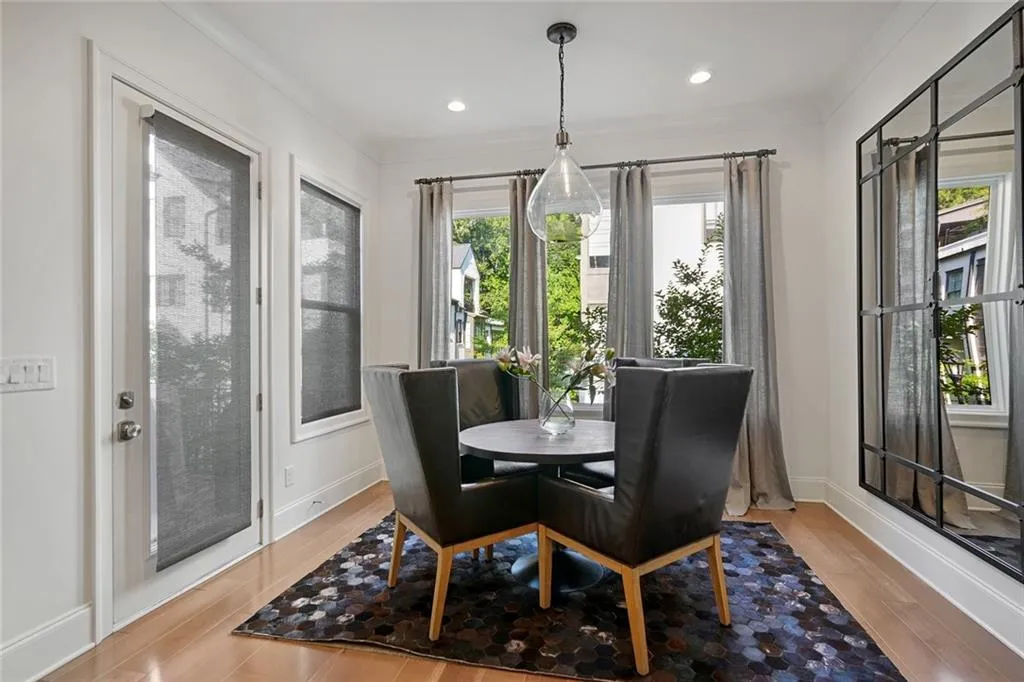 4516 Collins Avenue, Atlanta, Georgia 30342, 4 Bedrooms Bedrooms, ,4 BathroomsBathrooms,Residential,Sold,4516 Collins Avenue,6939328