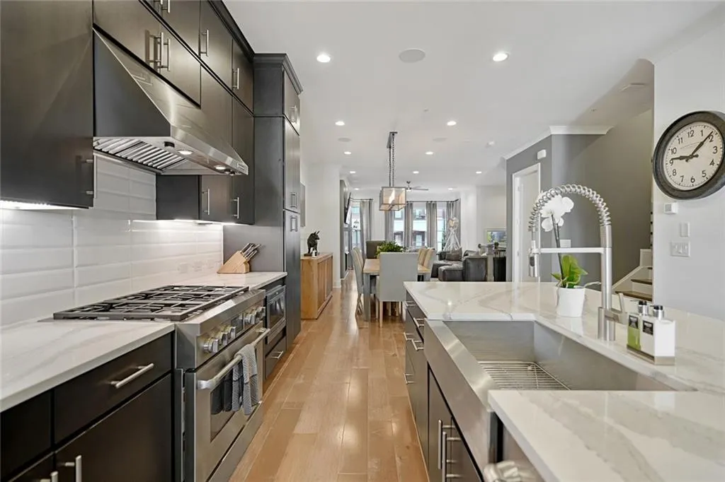 4516 Collins Avenue, Atlanta, Georgia 30342, 4 Bedrooms Bedrooms, ,4 BathroomsBathrooms,Residential,Sold,4516 Collins Avenue,6939328