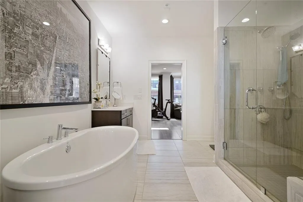 4516 Collins Avenue, Atlanta, Georgia 30342, 4 Bedrooms Bedrooms, ,4 BathroomsBathrooms,Residential,Sold,4516 Collins Avenue,6939328