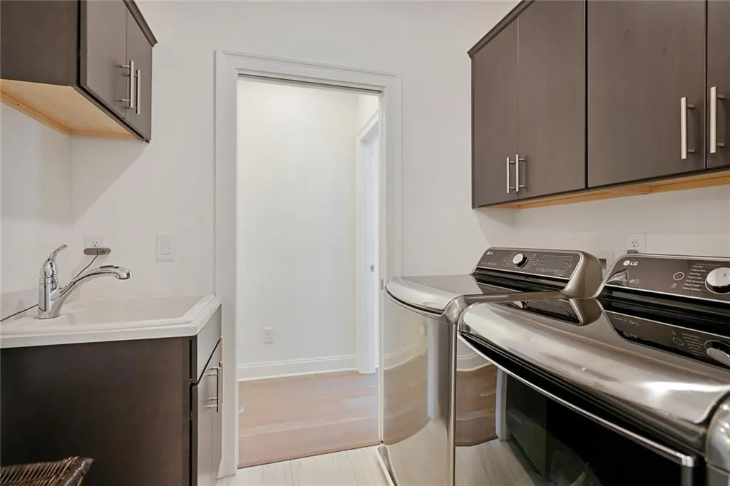 4516 Collins Avenue, Atlanta, Georgia 30342, 4 Bedrooms Bedrooms, ,4 BathroomsBathrooms,Residential,Sold,4516 Collins Avenue,6939328