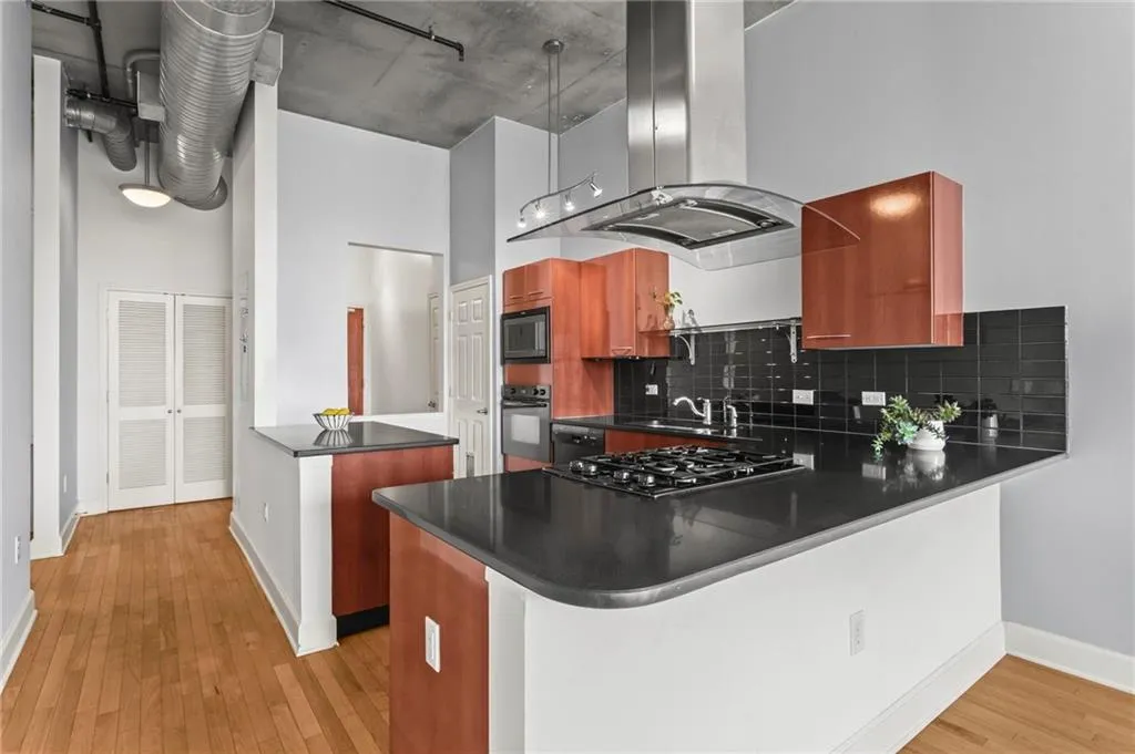 3820 Roswell Road Ne Unit 407, Atlanta, Georgia 30342, 1 Bedroom Bedrooms, ,1 BathroomBathrooms,Residential,For Sale,3820 Roswell Road Ne Unit 407,7656782 3820 Roswell Road Ne Unit 407, Atlanta, Georgia 30342, 1 Bedroom Bedrooms, ,1 BathroomBathrooms,Residential,For Sale,3820 Roswell Road Ne Unit 407,7656782