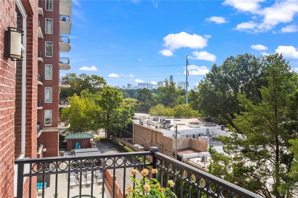 3820 Roswell Road Ne Unit 407, Atlanta, Georgia 30342, 1 Bedroom Bedrooms, ,1 BathroomBathrooms,Residential,For Sale,3820 Roswell Road Ne Unit 407,7656782 3820 Roswell Road Ne Unit 407, Atlanta, Georgia 30342, 1 Bedroom Bedrooms, ,1 BathroomBathrooms,Residential,For Sale,3820 Roswell Road Ne Unit 407,7656782
