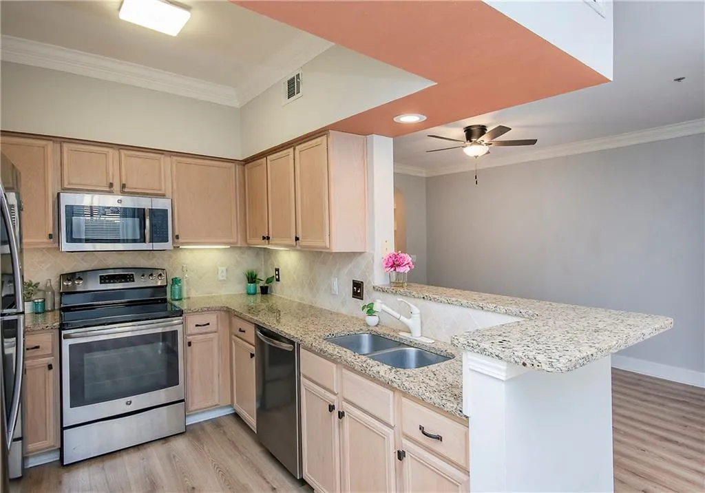 3777 Peachtree Road Ne Unit 1416, Atlanta, Georgia 30319, 1 Bedroom Bedrooms, ,1 BathroomBathrooms,Residential,For Sale,3777 Peachtree Road Ne Unit 1416,7671832