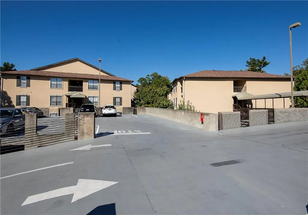 3777 Peachtree Road Ne Unit 1416, Atlanta, Georgia 30319, 1 Bedroom Bedrooms, ,1 BathroomBathrooms,Residential,For Sale,3777 Peachtree Road Ne Unit 1416,7671832