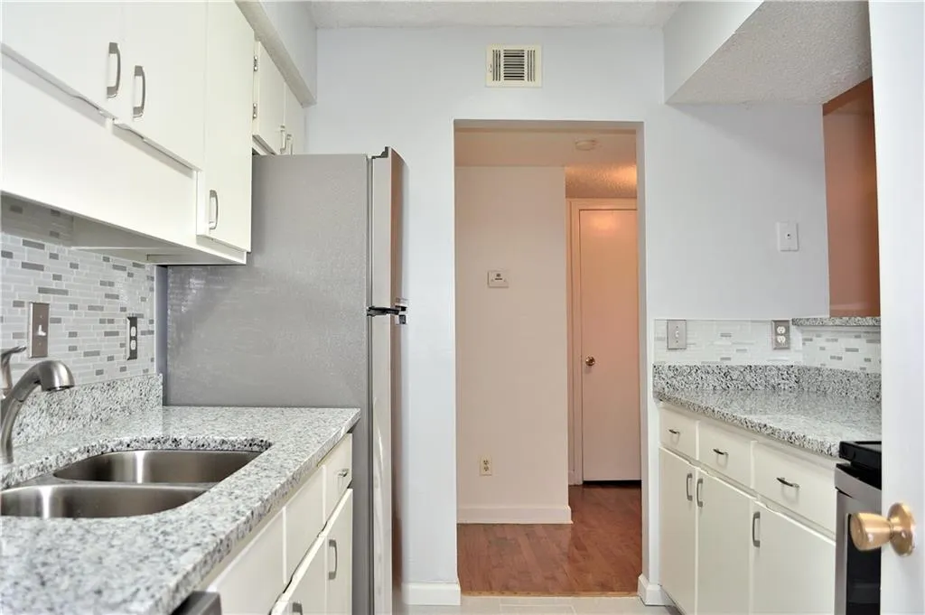 2009 Wingate Way, Atlanta, Georgia 30350, 1 Bedroom Bedrooms, ,1 BathroomBathrooms,Residential,Sold,2009 Wingate Way,6108750