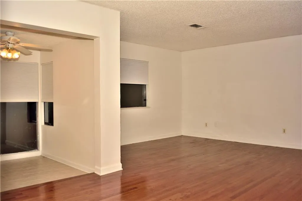 2009 Wingate Way, Atlanta, Georgia 30350, 1 Bedroom Bedrooms, ,1 BathroomBathrooms,Residential,Sold,2009 Wingate Way,6108750