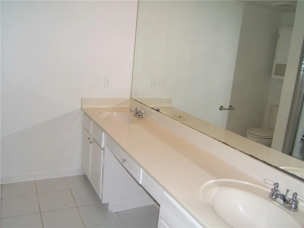 6851 Roswell Road Unit A-23, Sandy Springs, Georgia 30328, 2 Bedrooms Bedrooms, ,2 BathroomsBathrooms,Residential,Sold,6851 Roswell Road Unit A-23,6921352