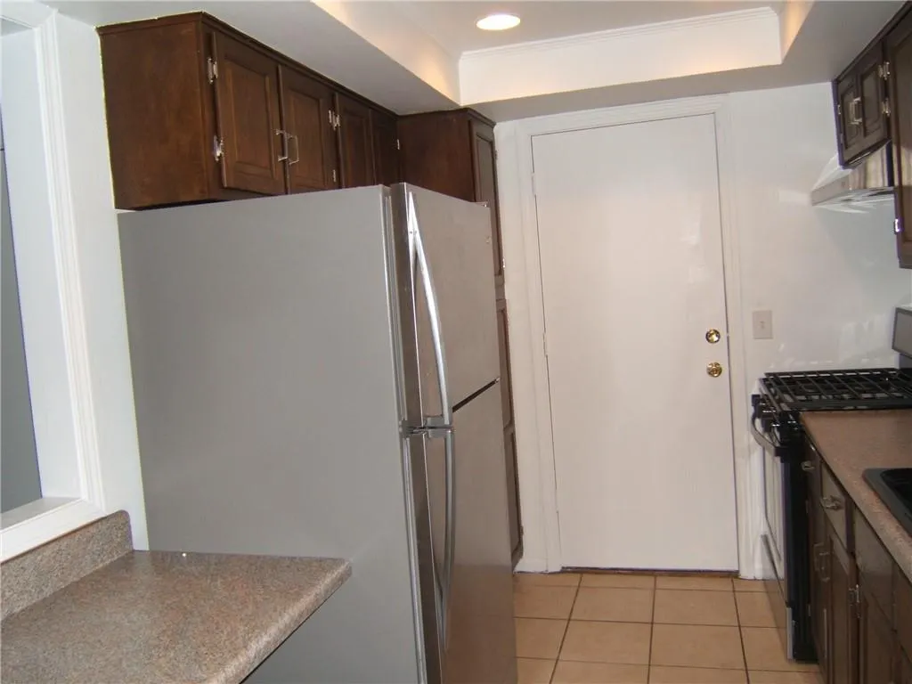 6851 Roswell Road Unit A-23, Sandy Springs, Georgia 30328, 2 Bedrooms Bedrooms, ,2 BathroomsBathrooms,Residential,Sold,6851 Roswell Road Unit A-23,6921352