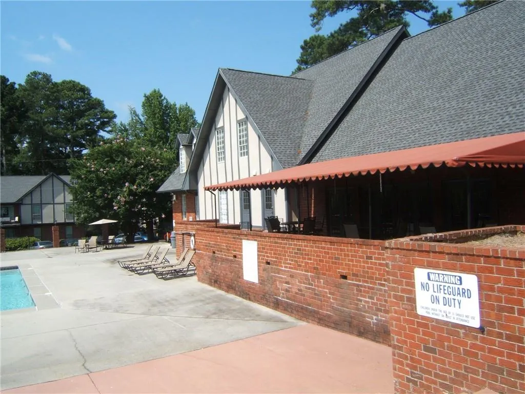 6851 Roswell Road Unit A-23, Sandy Springs, Georgia 30328, 2 Bedrooms Bedrooms, ,2 BathroomsBathrooms,Residential,Sold,6851 Roswell Road Unit A-23,6921352