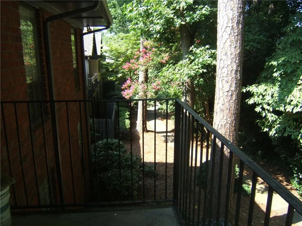 6851 Roswell Road Unit A-23, Sandy Springs, Georgia 30328, 2 Bedrooms Bedrooms, ,2 BathroomsBathrooms,Residential,Sold,6851 Roswell Road Unit A-23,6921352