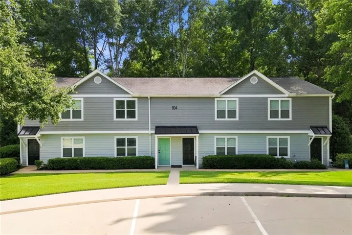604 Ivey Court Unit B, Woodstock, Georgia 30188