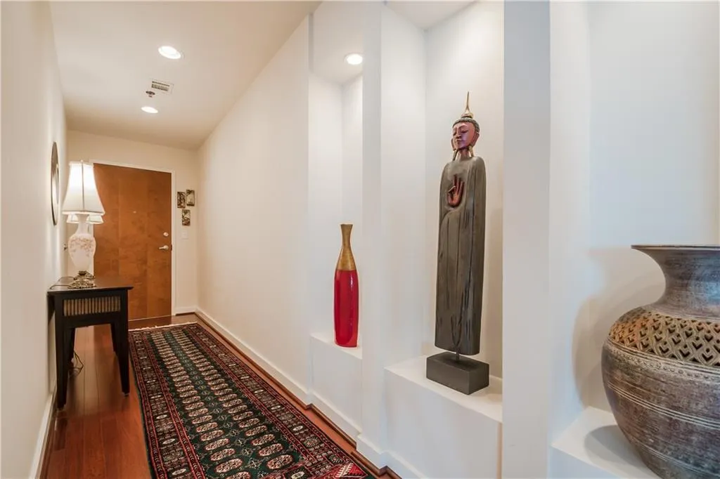 250 Pharr Road Ne Unit 1518, Atlanta, Georgia 30305, 2 Bedrooms Bedrooms, ,2 BathroomsBathrooms,Residential,Sold,250 Pharr Road Ne Unit 1518,5768466