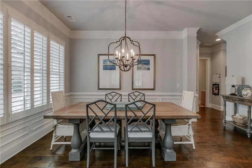 580 Windsor Parkway, Atlanta, Georgia 30342, 5 Bedrooms Bedrooms, ,4 BathroomsBathrooms,Residential,Sold,580 Windsor Parkway,6534737