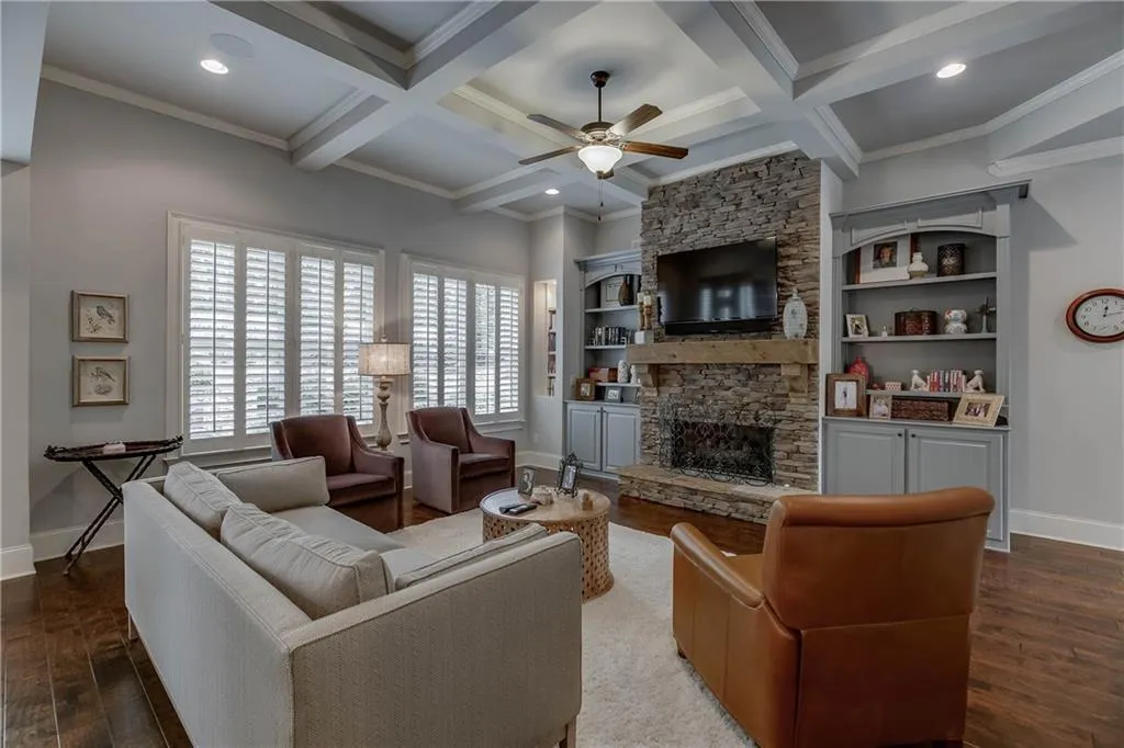 580 Windsor Parkway, Atlanta, Georgia 30342, 5 Bedrooms Bedrooms, ,4 BathroomsBathrooms,Residential,Sold,580 Windsor Parkway,6534737