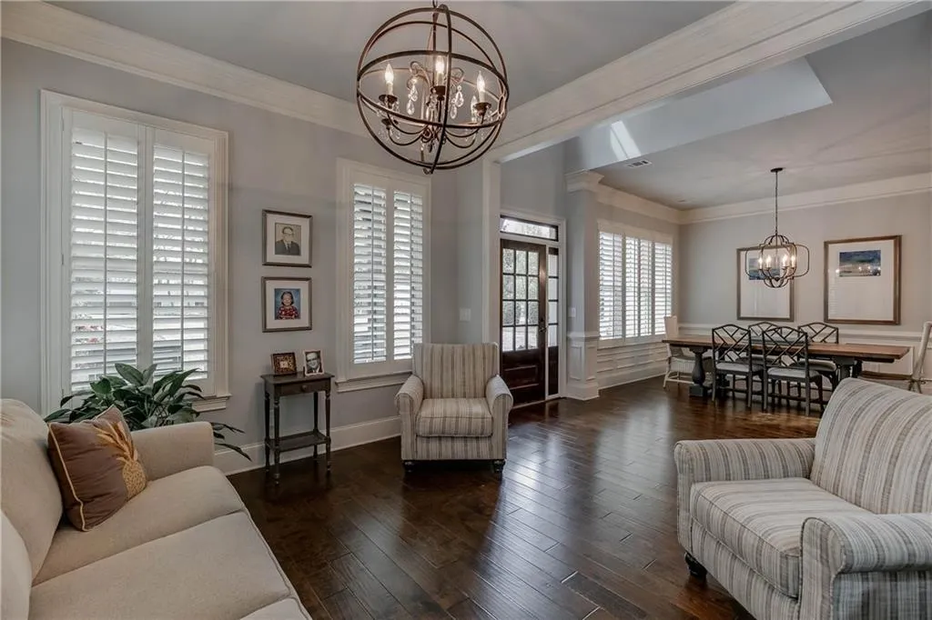 580 Windsor Parkway, Atlanta, Georgia 30342, 5 Bedrooms Bedrooms, ,4 BathroomsBathrooms,Residential,Sold,580 Windsor Parkway,6534737