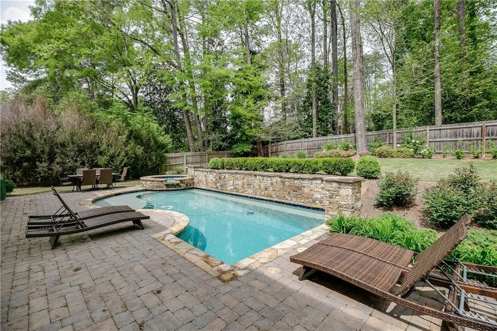 580 Windsor Parkway, Atlanta, Georgia 30342, 5 Bedrooms Bedrooms, ,4 BathroomsBathrooms,Residential,Sold,580 Windsor Parkway,6534737