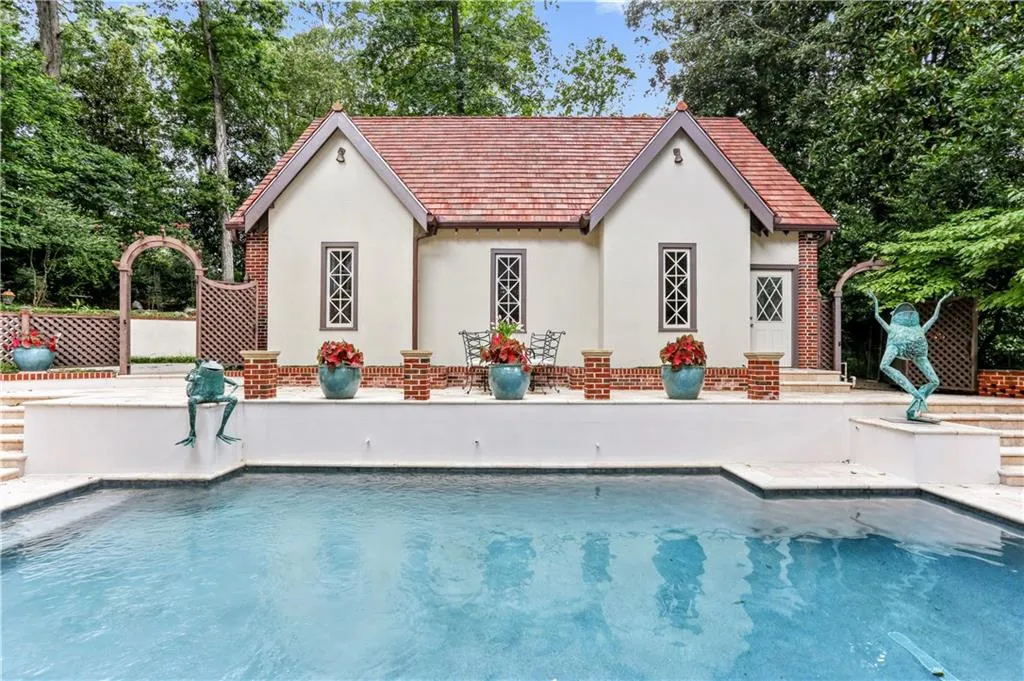 521 Peachtree Battle Avenue Nw, Atlanta, Georgia 30305, 4 Bedrooms Bedrooms, ,3 BathroomsBathrooms,Residential,Sold,521 Peachtree Battle Avenue Nw,5969567