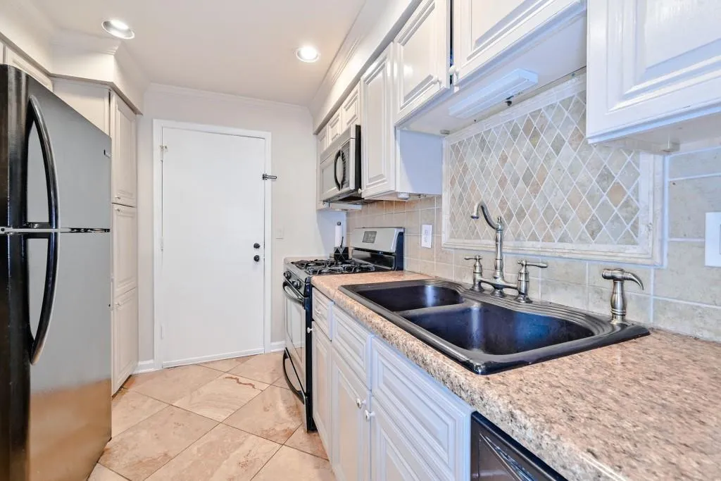 6851 Roswell Road Unit O32, Atlanta, Georgia 30328, 3 Bedrooms Bedrooms, ,2 BathroomsBathrooms,Residential,Sold,6851 Roswell Road Unit O32,6787928