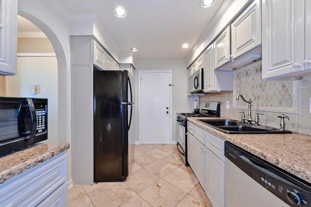 6851 Roswell Road Unit O32, Atlanta, Georgia 30328, 3 Bedrooms Bedrooms, ,2 BathroomsBathrooms,Residential,Sold,6851 Roswell Road Unit O32,6787928