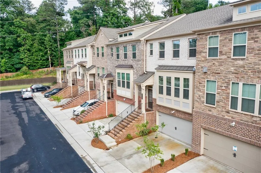 377 Provenance Drive, Sandy Springs, Georgia 30328, 3 Bedrooms Bedrooms, ,3 BathroomsBathrooms,Residential,Sold,377 Provenance Drive,6896060