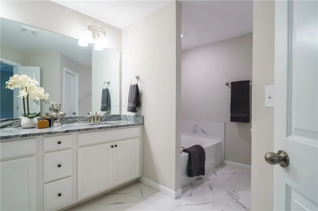 377 Provenance Drive, Sandy Springs, Georgia 30328, 3 Bedrooms Bedrooms, ,3 BathroomsBathrooms,Residential,Sold,377 Provenance Drive,6896060