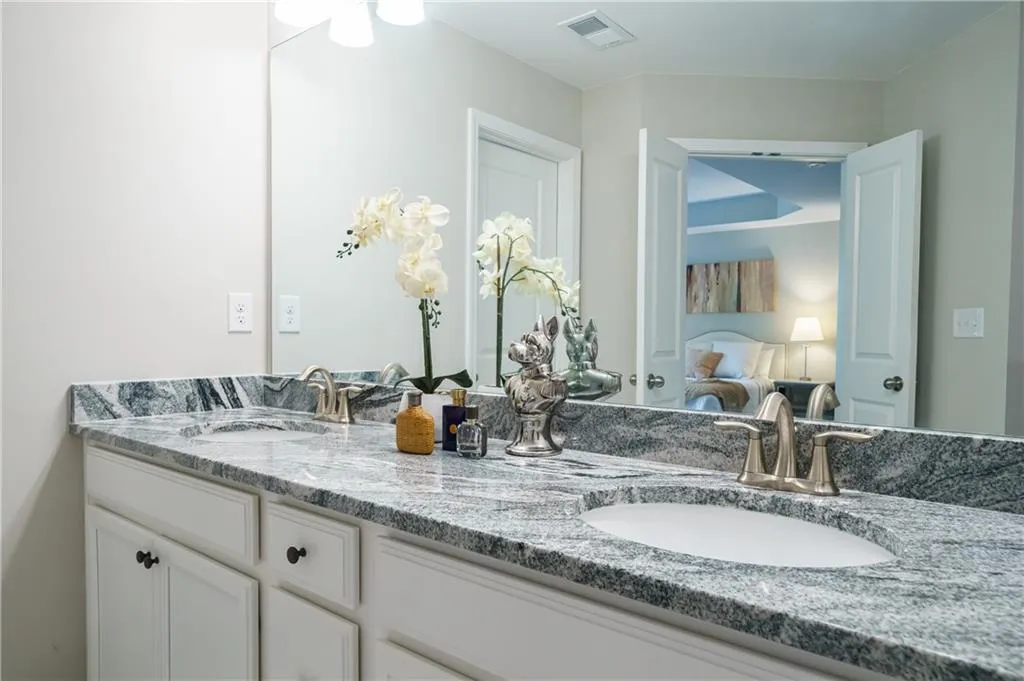 377 Provenance Drive, Sandy Springs, Georgia 30328, 3 Bedrooms Bedrooms, ,3 BathroomsBathrooms,Residential,Sold,377 Provenance Drive,6896060