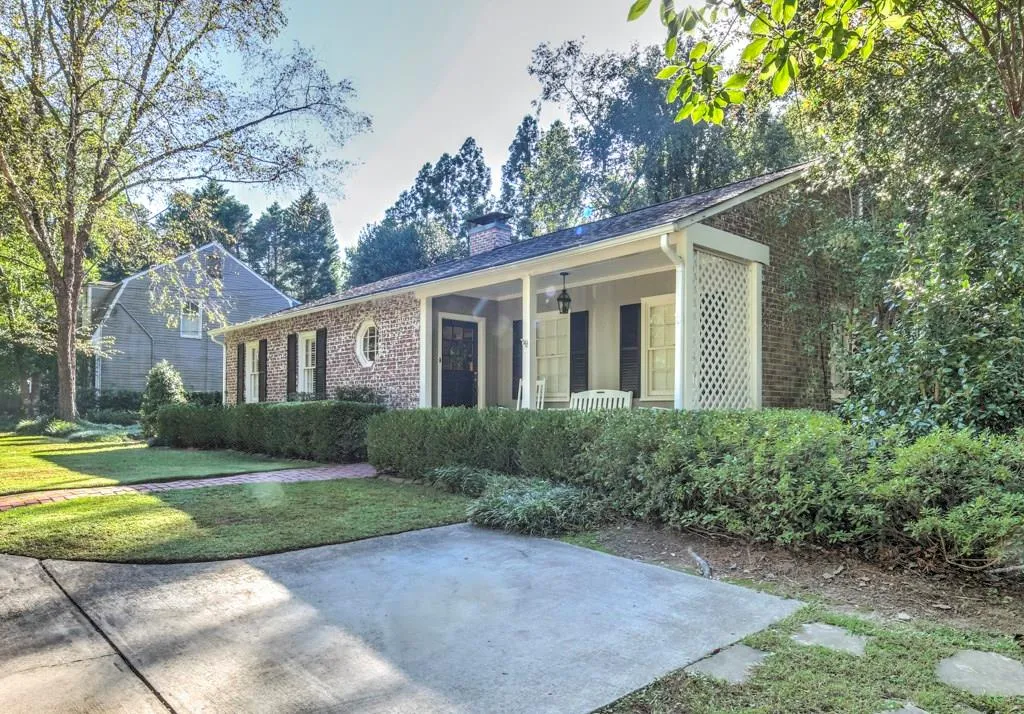 3860 Lake Forrest Drive Nw, Atlanta, Georgia 30342, 3 Bedrooms Bedrooms, ,2 BathroomsBathrooms,Residential,Sold,3860 Lake Forrest Drive Nw,5925843
