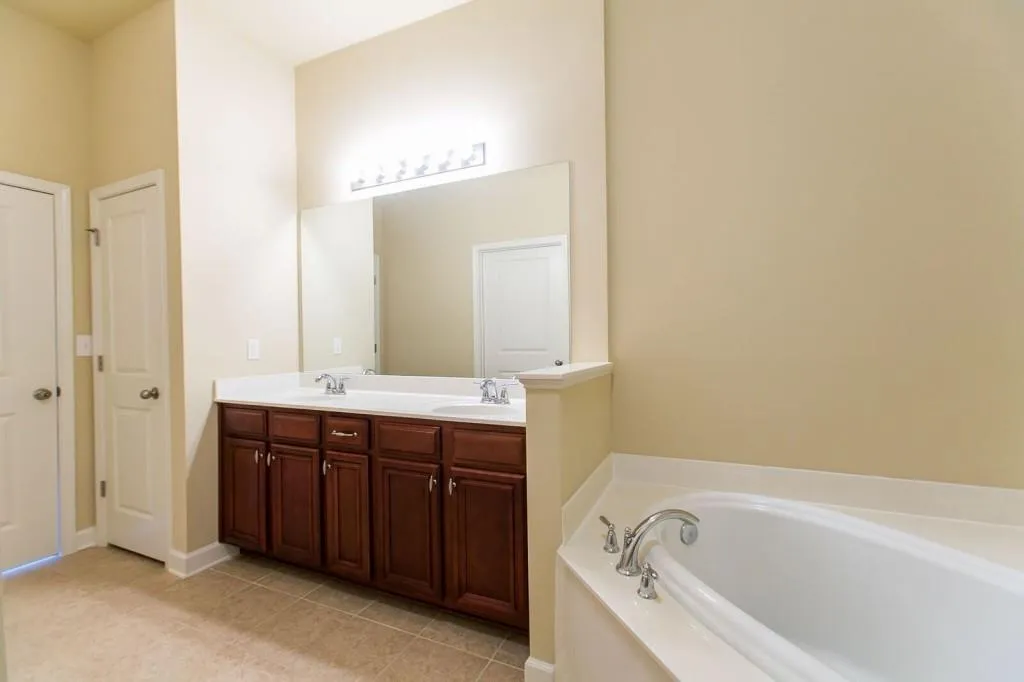 7265 Glisten Avenue Unit 135, Sandy Springs, Georgia 30328, 2 Bedrooms Bedrooms, ,2 BathroomsBathrooms,Residential,Sold,7265 Glisten Avenue Unit 135,5994276