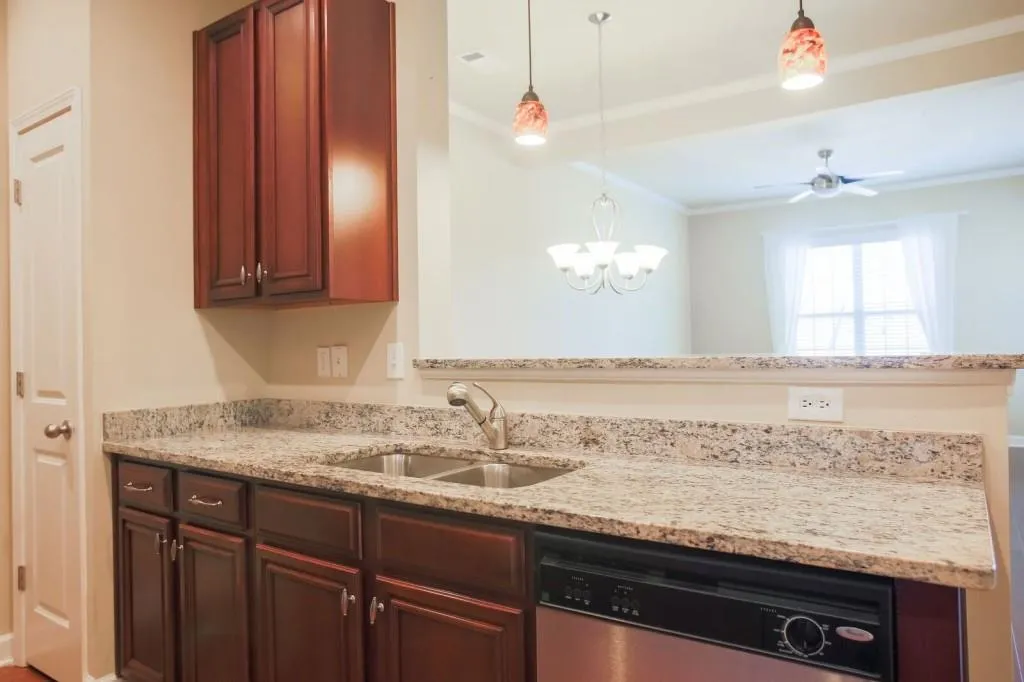 7265 Glisten Avenue Unit 135, Sandy Springs, Georgia 30328, 2 Bedrooms Bedrooms, ,2 BathroomsBathrooms,Residential,Sold,7265 Glisten Avenue Unit 135,5994276