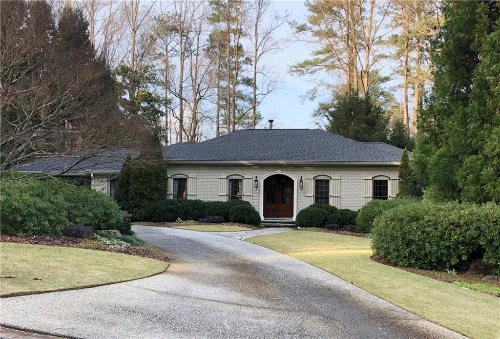 585 Bridgewater Drive, Sandy Springs, Georgia 30328, 5 Bedrooms Bedrooms, ,3 BathroomsBathrooms,Residential,Sold,585 Bridgewater Drive,6117298