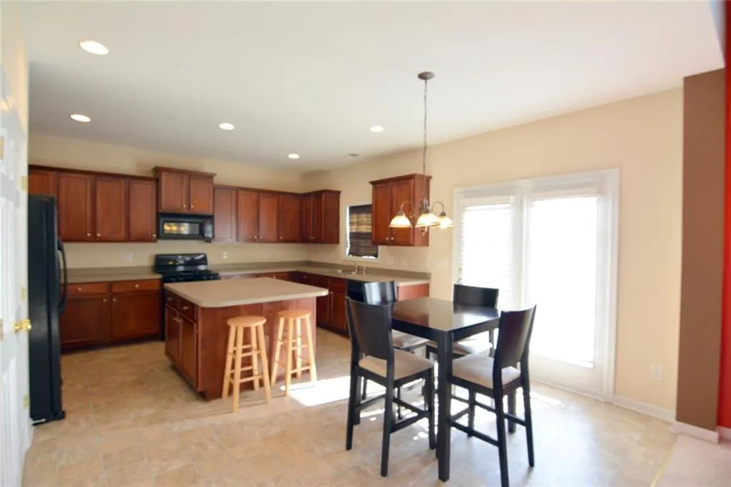 2850 Glenlocke Circle Nw, Atlanta, Georgia 30318, 4 Bedrooms Bedrooms, ,2 BathroomsBathrooms,Residential,Sold,2850 Glenlocke Circle Nw,5649013