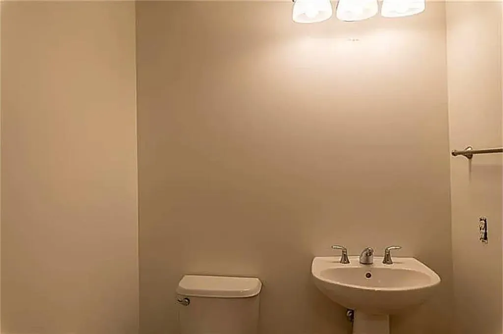 200 River Vista Drive Unit 120, Atlanta, Georgia 30339, 2 Bedrooms Bedrooms, ,2 BathroomsBathrooms,Residential,Sold,200 River Vista Drive Unit 120,7252364