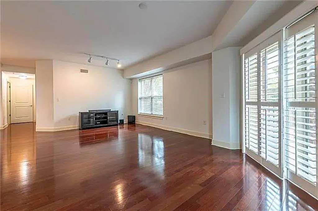 200 River Vista Drive Unit 120, Atlanta, Georgia 30339, 2 Bedrooms Bedrooms, ,2 BathroomsBathrooms,Residential,Sold,200 River Vista Drive Unit 120,7252364