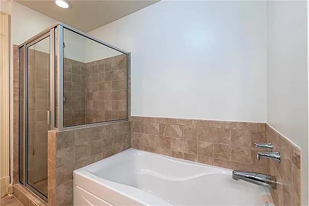 200 River Vista Drive Unit 120, Atlanta, Georgia 30339, 2 Bedrooms Bedrooms, ,2 BathroomsBathrooms,Residential,Sold,200 River Vista Drive Unit 120,7252364