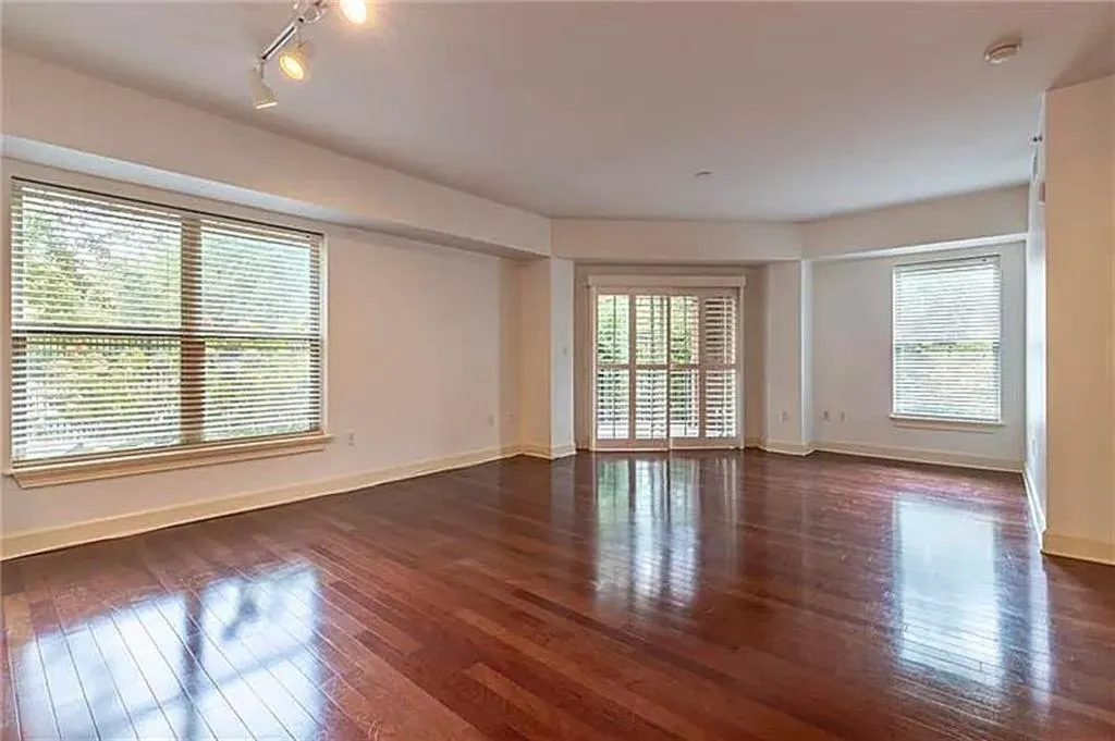 200 River Vista Drive Unit 120, Atlanta, Georgia 30339, 2 Bedrooms Bedrooms, ,2 BathroomsBathrooms,Residential,Sold,200 River Vista Drive Unit 120,7252364