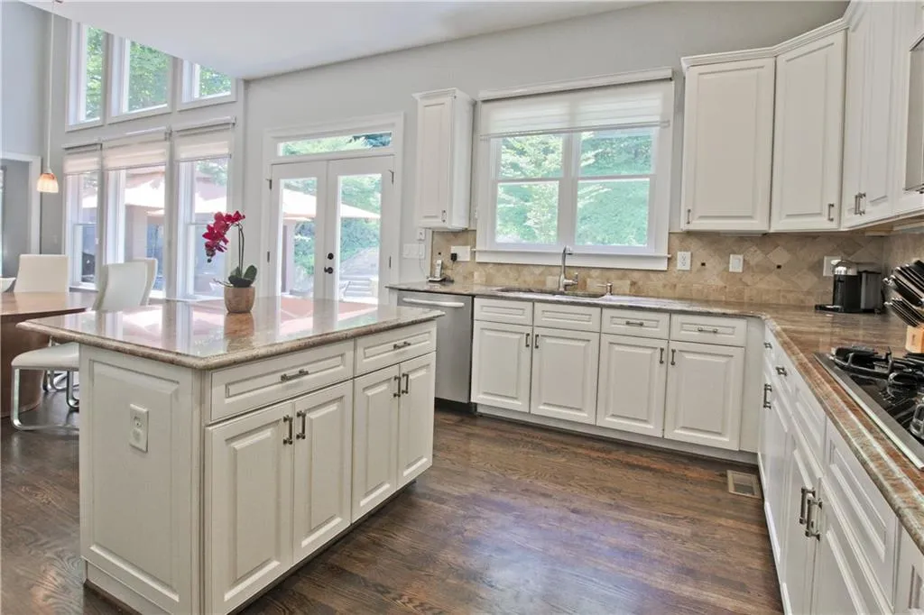 160 Trowbridge Road, Sandy Springs, Georgia 30350, 5 Bedrooms Bedrooms, ,5 BathroomsBathrooms,Residential,Sold,160 Trowbridge Road,6563677