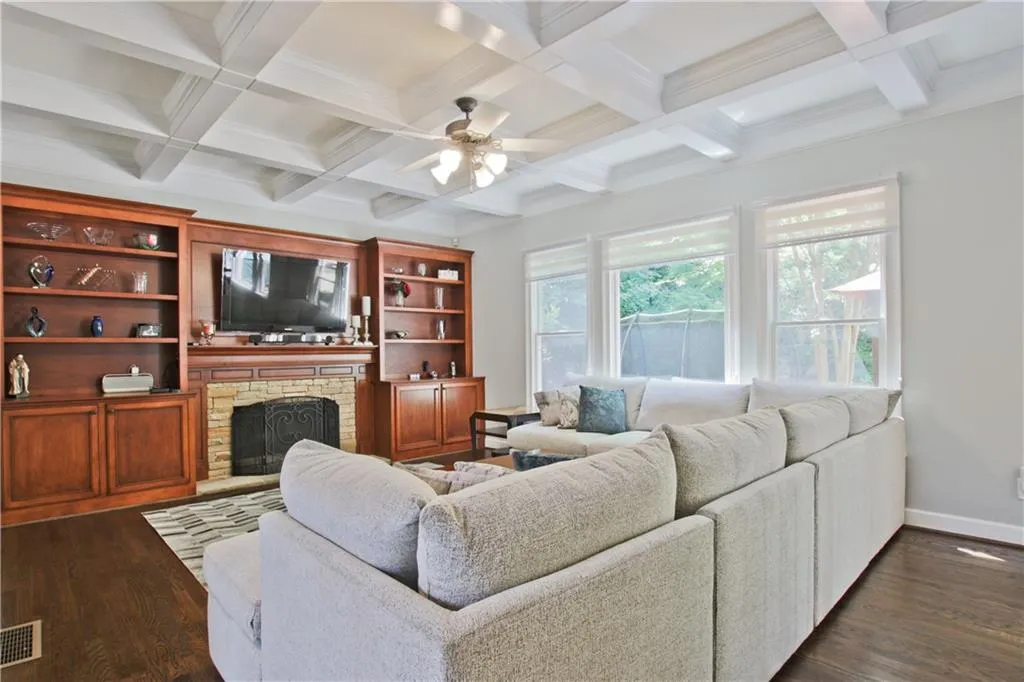 160 Trowbridge Road, Sandy Springs, Georgia 30350, 5 Bedrooms Bedrooms, ,5 BathroomsBathrooms,Residential,Sold,160 Trowbridge Road,6563677
