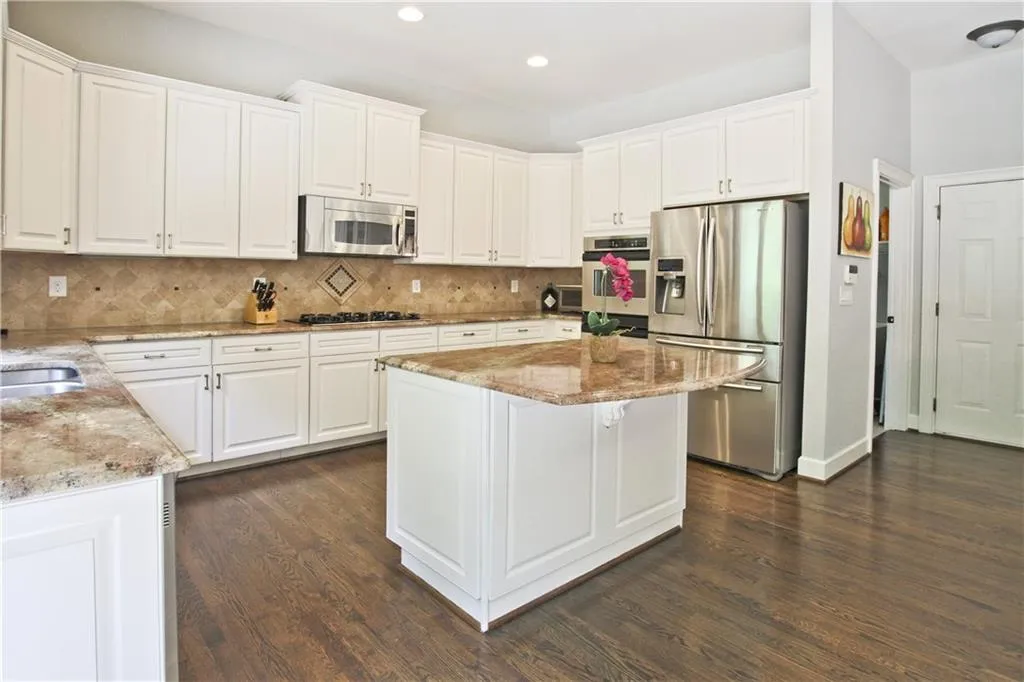 160 Trowbridge Road, Sandy Springs, Georgia 30350, 5 Bedrooms Bedrooms, ,5 BathroomsBathrooms,Residential,Sold,160 Trowbridge Road,6563677