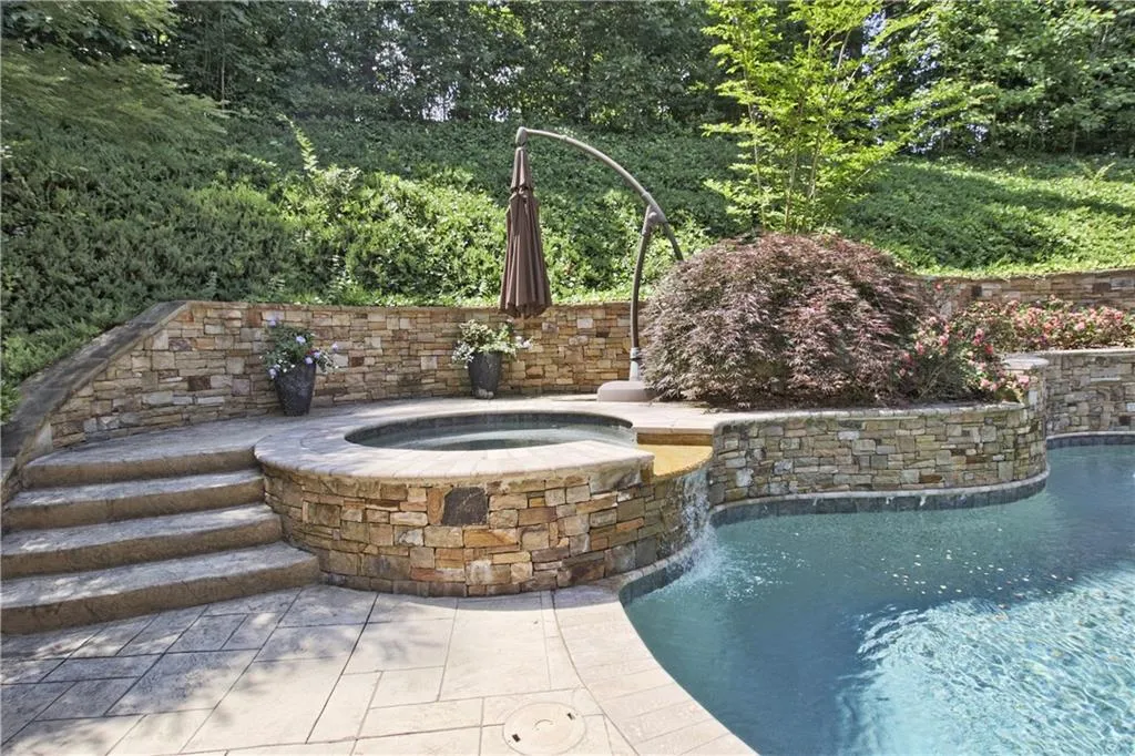 160 Trowbridge Road, Sandy Springs, Georgia 30350, 5 Bedrooms Bedrooms, ,5 BathroomsBathrooms,Residential,Sold,160 Trowbridge Road,6563677